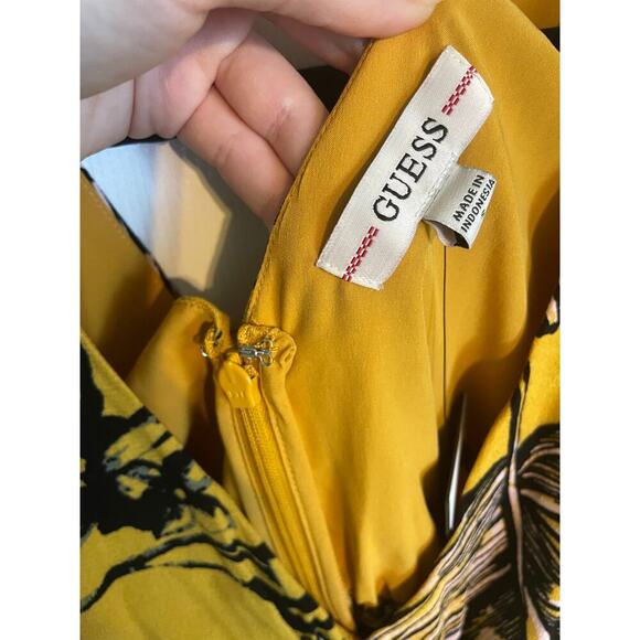 NWT GUESS Dress Yellow Palm Print Cascade Front V-Neck Ruffle Bottom Size Small - Picture 4 of 10